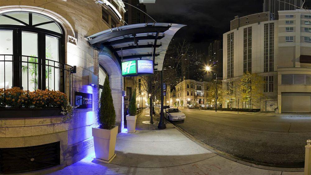 Holiday Inn Express Chicago - Magnificent Mile By Ihg Exterior foto
