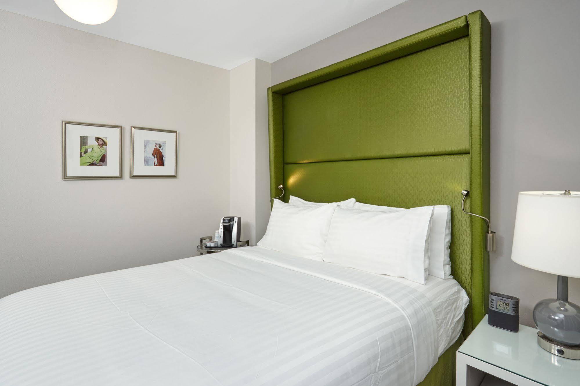 Holiday Inn Express Chicago - Magnificent Mile By Ihg Exterior foto