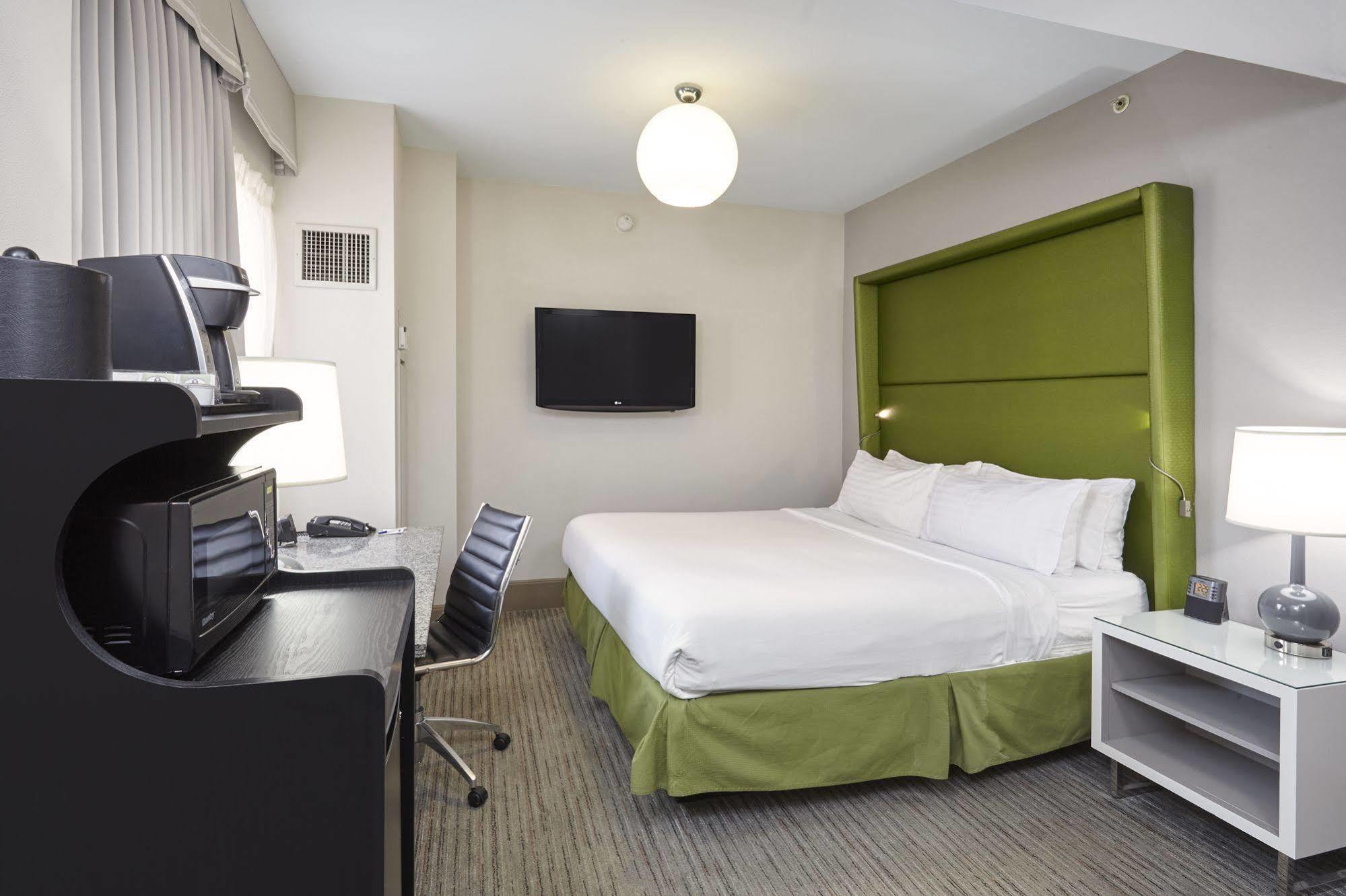 Holiday Inn Express Chicago - Magnificent Mile By Ihg Exterior foto