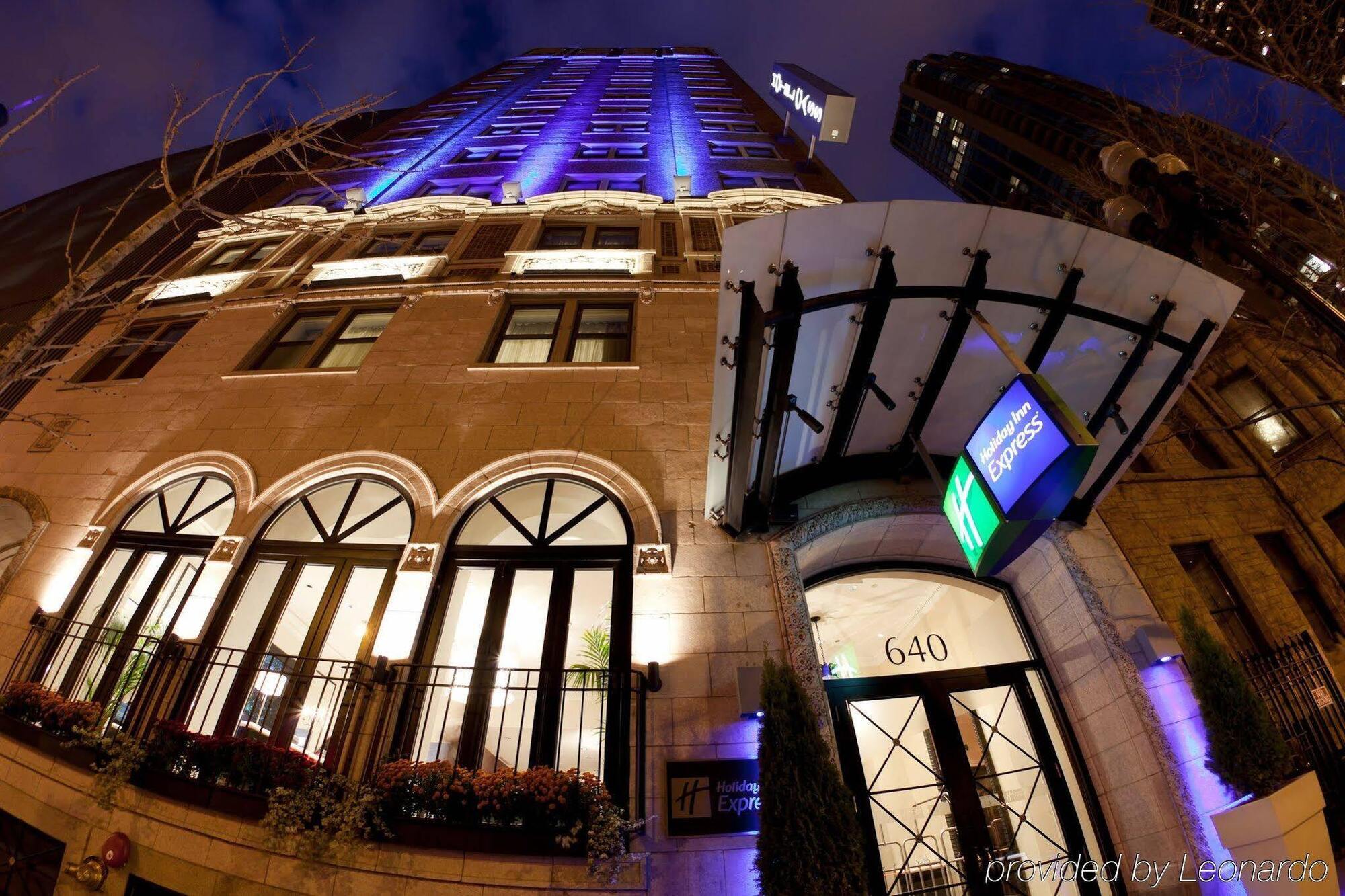 Holiday Inn Express Chicago - Magnificent Mile By Ihg Exterior foto