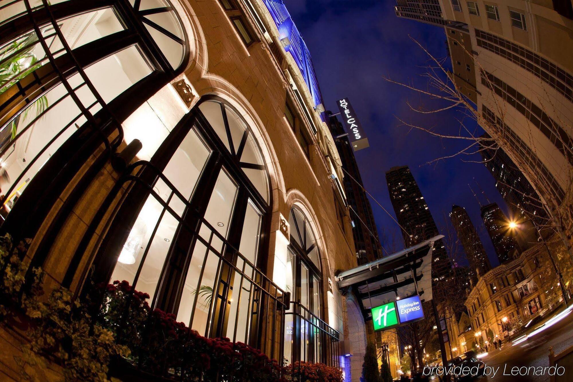 Holiday Inn Express Chicago - Magnificent Mile By Ihg Exterior foto